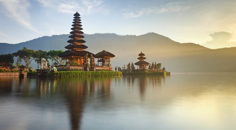 Flug nach Bali finden