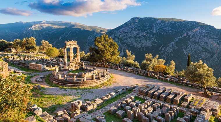 Temple of Athena Pronaia in ancient Delphi, Griechenland