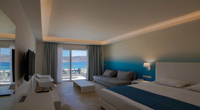 Zimmerbild mit Meerblick im Amoopi Bay Hotel Karpathos.