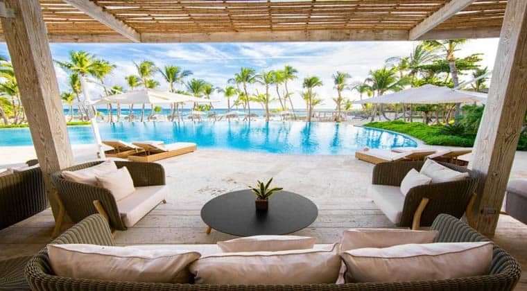 Dominikanische Republik Hotel Eden Roc Cap Cana Blick auf den Pool