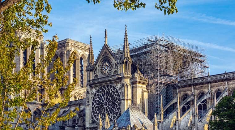 Die Kathedrale Notre-Dame de Paris während der Restaurierung.