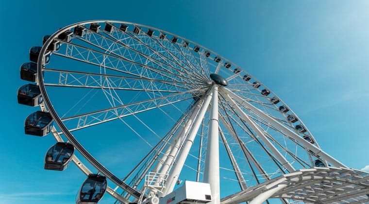 Miami, Miami Beach - genieß die tolle Aussicht vom Riesenrad Miami Observation Wheel aufs Zentrum von Miami.