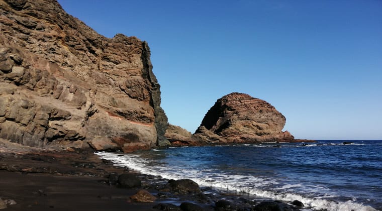 Teneriffa Roque Bermejo Strand und Felsen