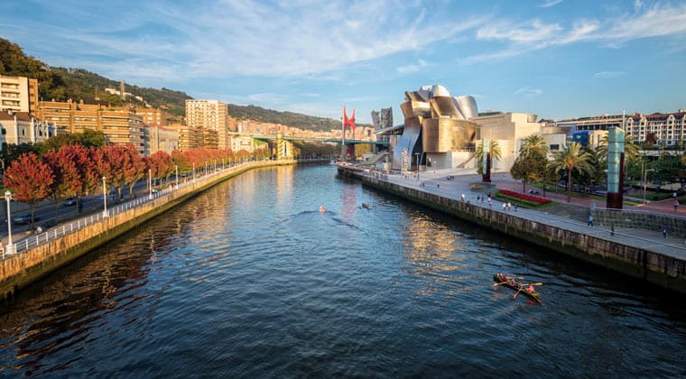 Blick auf das Wahrzeichen von Bilbao