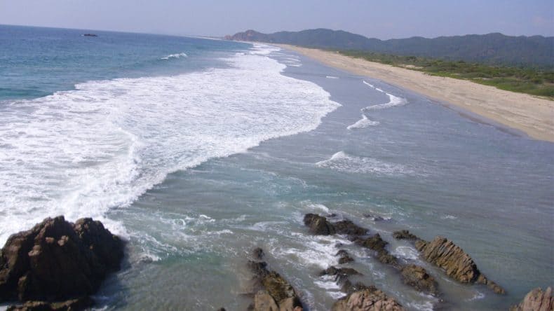Playa Peña Blanca - An den Strand im Norden Manzanillos verirrt sich kaum ein Mensch.
