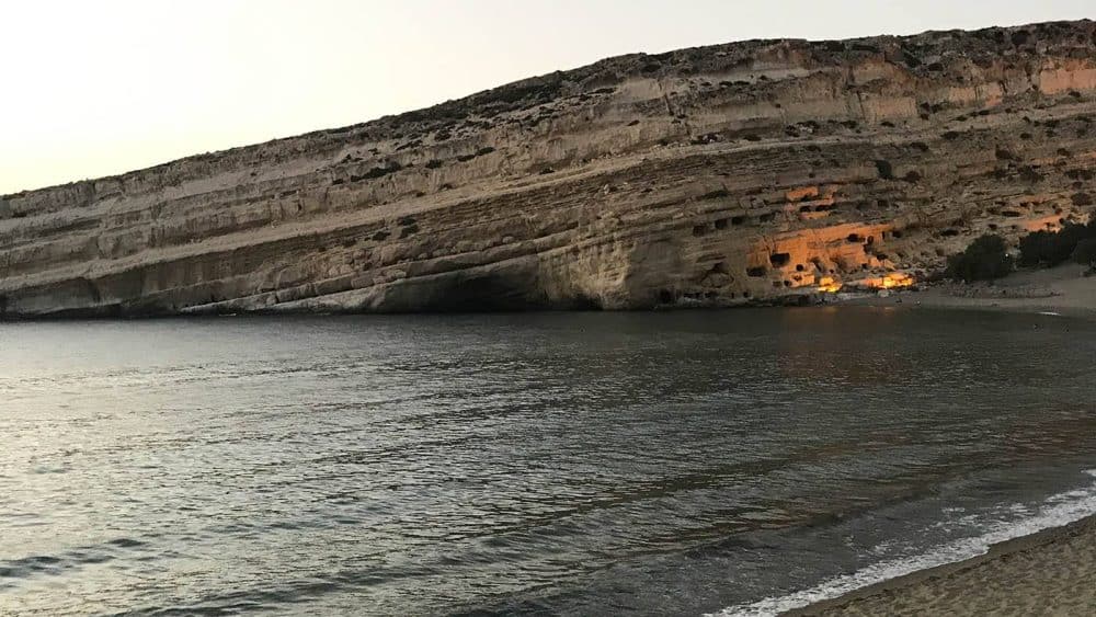 Die bHippie-Höhlen von Matala.