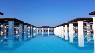 Der wunderschöne Pool des Luxus-Resorts