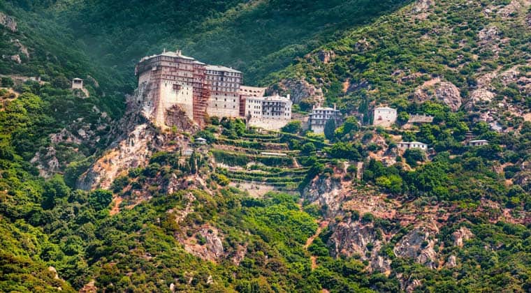 Kühnes Konstrukt: Das siebenstöckige Kloster Simonopetra auf dem Heiligen Berg Athos