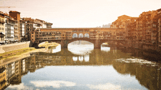 Die malerische Stadt Florenz in Italien versprüht ein romantisches Flair