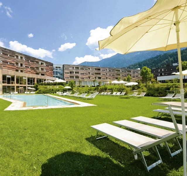 Entspannung mitten in Alpen genießen die Gäste im Falkensteiner Hotel Carinzia