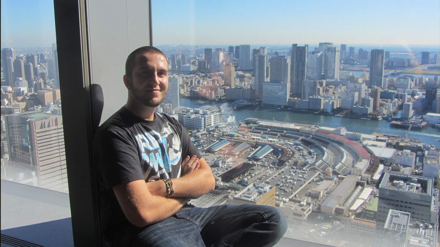 Vom Caretta Shiodome Gebäude hat man einen fantastischen Blick auf den Hafen sowie das ehemalige Tsukiji Fischmarkt Gelände.