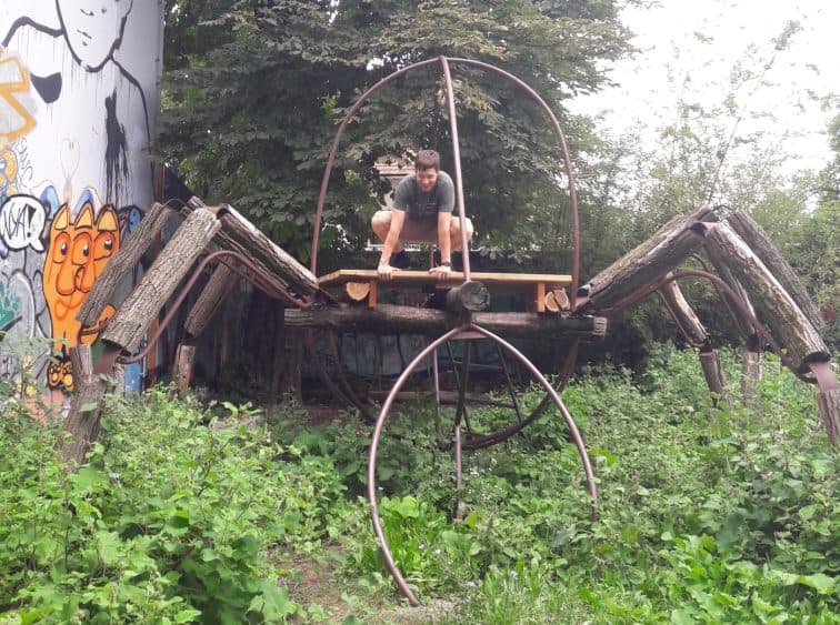 Metelkova holz gestell