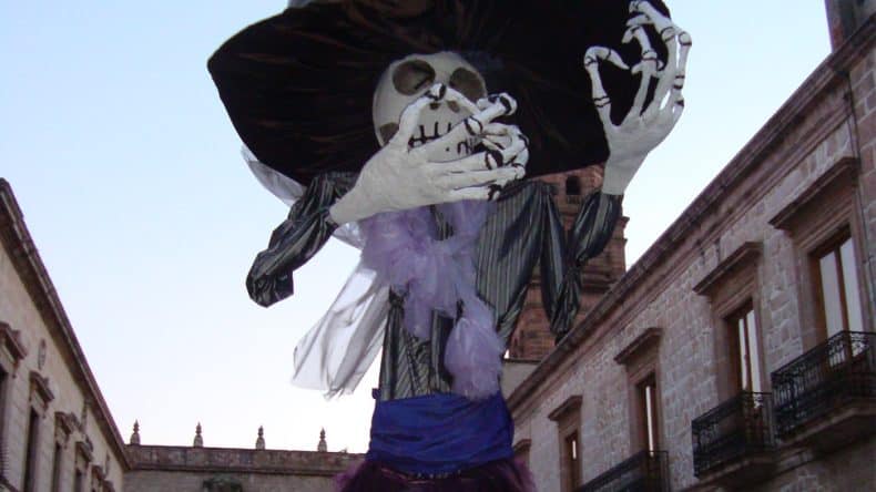 Die koloniale Kulisse Morelias verleiht dem Día de los Muertos zusätzlichen Flair.