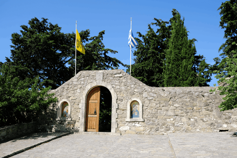 Bei einem Besuch im idyllischen Epanosifi-Kloster bei Heraklion erfahre ich von Mönch Athinagoras, dass es gar nicht so einfach ist, die kretischen Bauern von ökologischer Landwirtschaft zu überzeugen