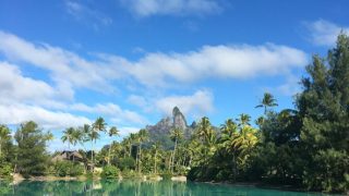 Der imposante Blick vom Spa des St. Regis Bora Bora