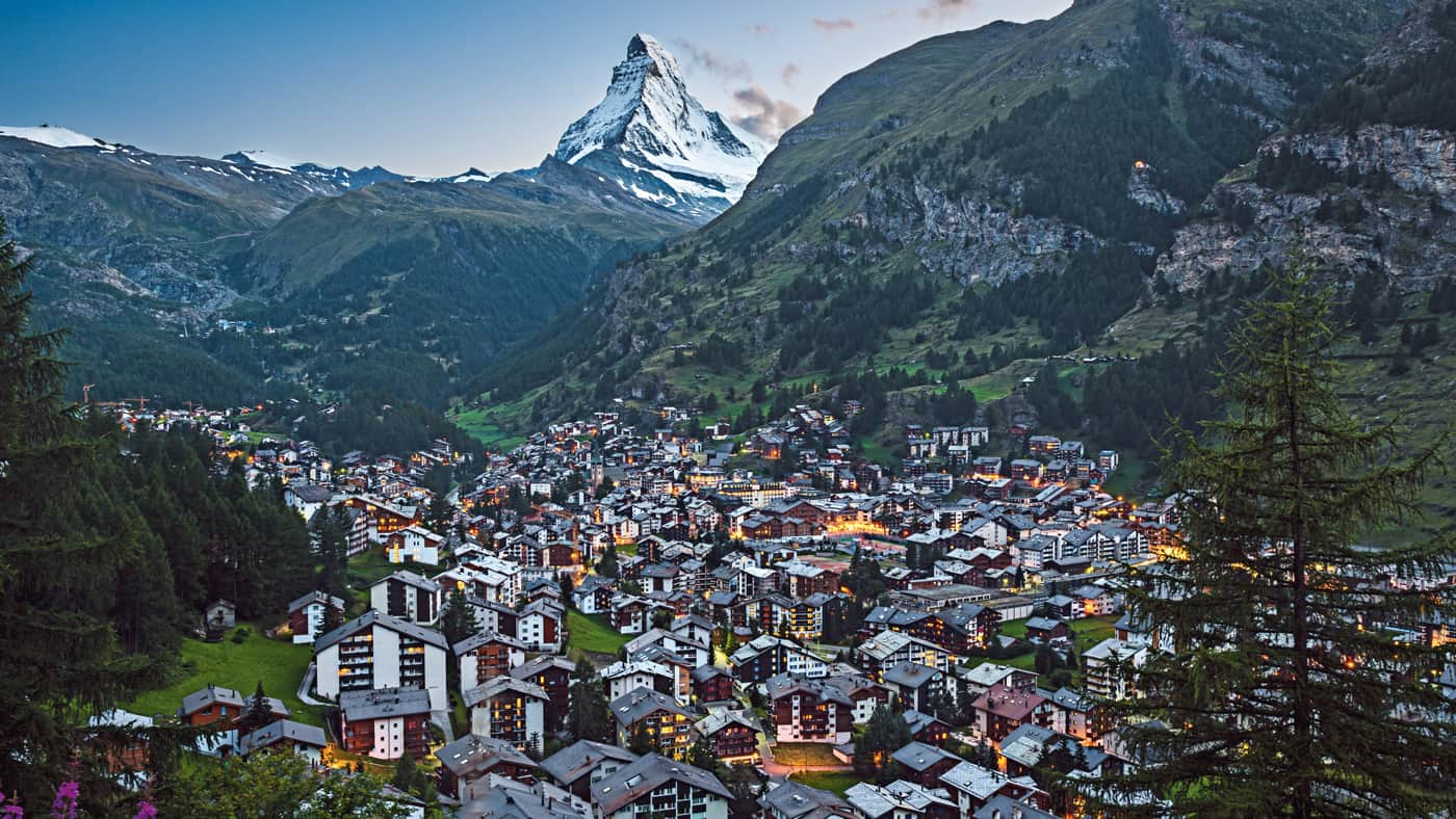 Das wunderschöne Zermatt solltet ihr euch auf eurer Schweiz Rundreise nicht entgehen lassen (© Swiss Image)