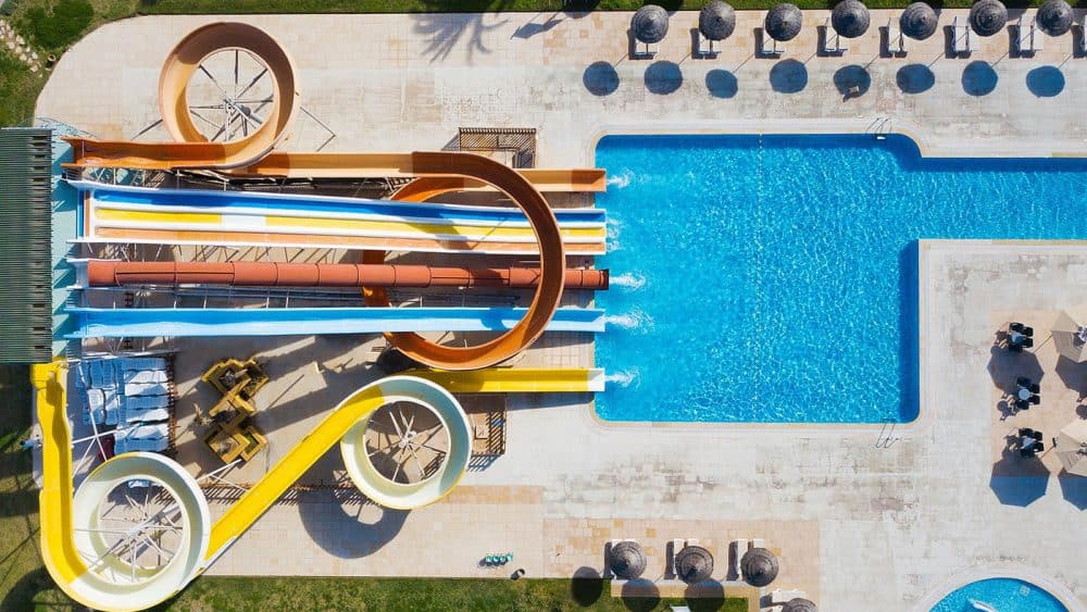 Ein Highlight: Die Wasserrutschen.