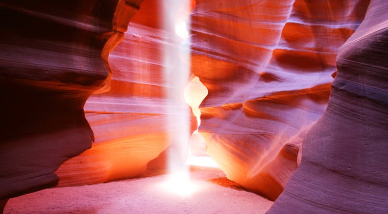Page in Arizona: Lichtstrahl im Antelope Canyon