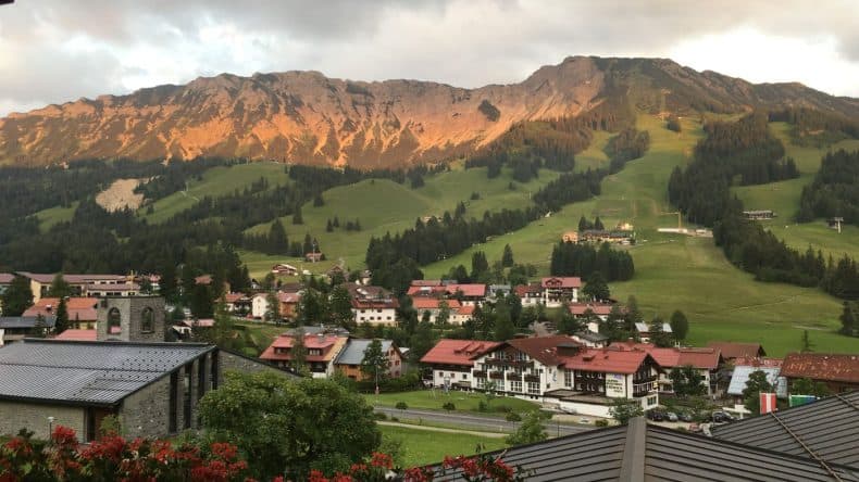 Ausblick auf die Berge vom Hotel Lanig aus