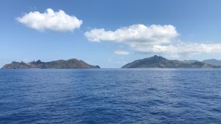 Per Boot erreichen wir die einzelnen Fiji Inseln