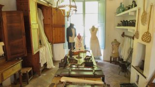 Bügel- und Wäschezimmer, in dem die Bediensteten für die ordentliche Kleidung der Herrschaften sorgten