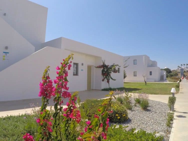 Hier in diesen Bungalows kommen die Gäste unter