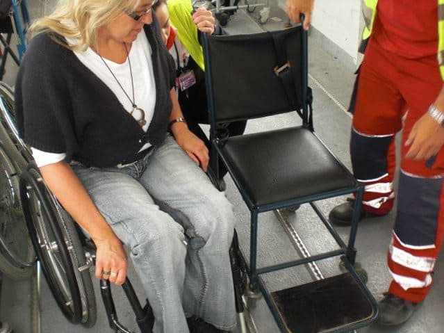 Bordrollstuhl Flugzeug