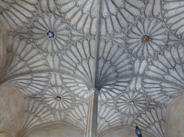 Auch der Blick nach oben lohnt sich!