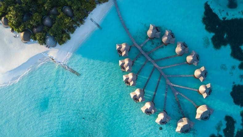 Ein Traum in blau-weiß: Das Coco Palm Dhuni Kolhu