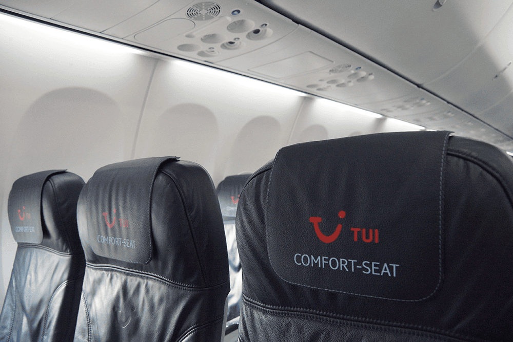 Comfort-Seats in einem TUI fly Flugzeug