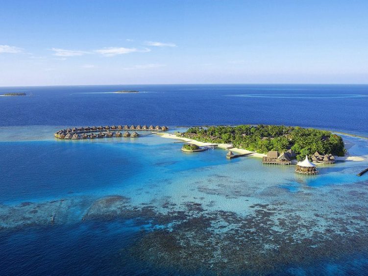 Eine einsame verlassene Insel, die einzigartig ist