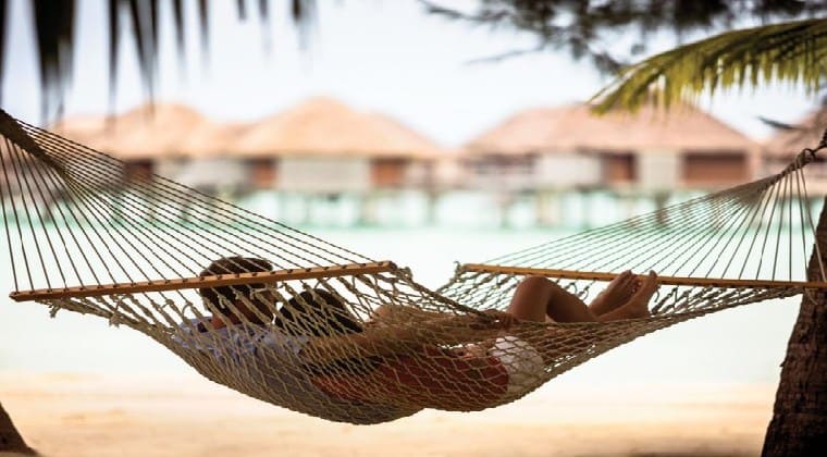 Paar in Hängematte Four Seasons Resort Bora Bora