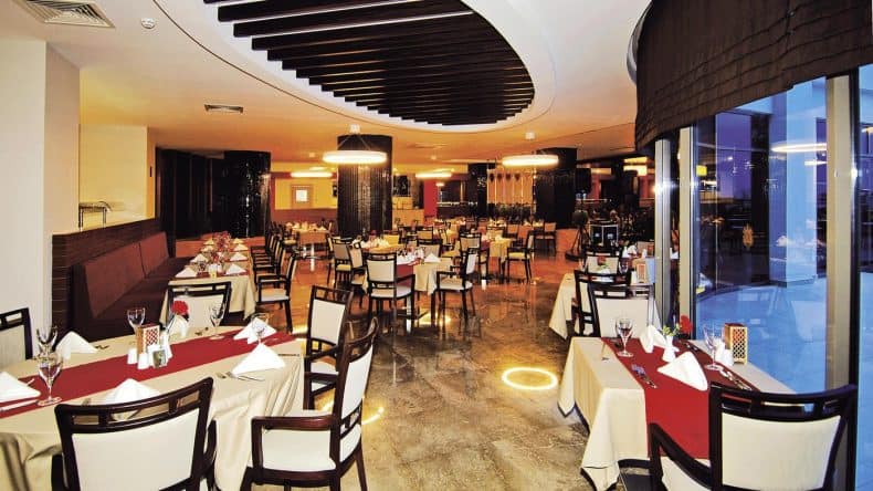 Hotel Commodore Elite Suites Spa - Side