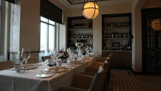 Das Restaurant Grand Rèserve bietet Platz für insgesamt 12 Personen