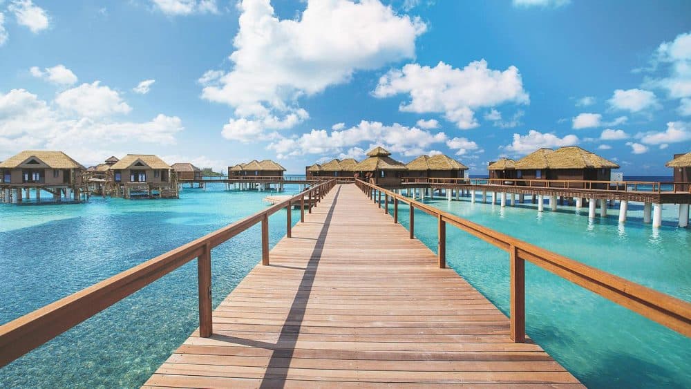 Wasserbungalows im Sandals Royal Caribbean Resort and Private Island in Jamaica