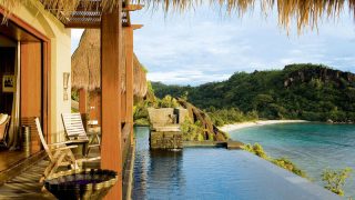 Dein ganz persönlicher Infinity Pool im Maia Luxury Resort & Spa auf den Seychellen