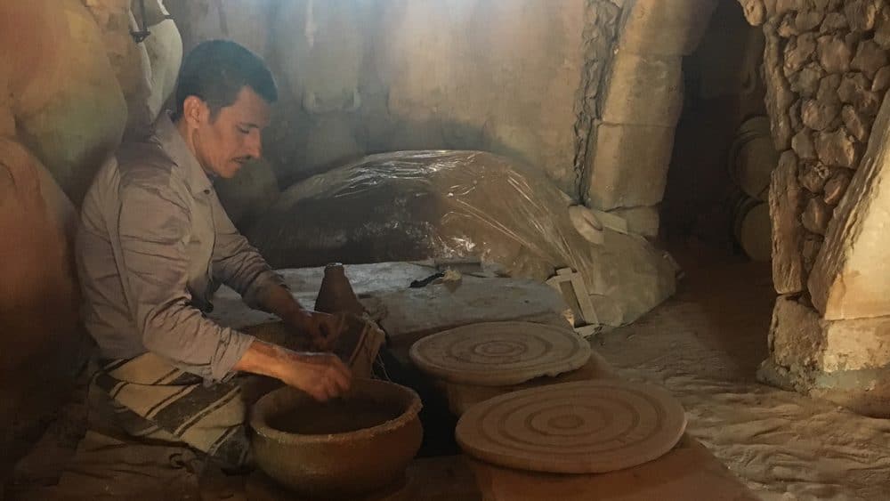 Uns wurde gezeigt, wie die Keramik hergestellt wird