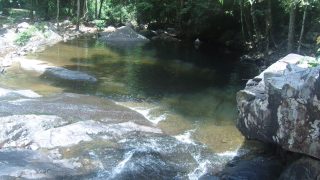 Langkawi Wasserbecken beim Temurum Wasserfall