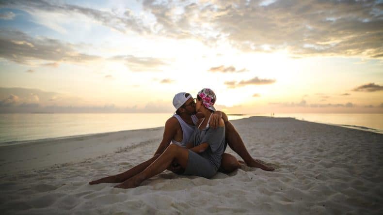 Mia und Thies ganz romantisch auf der Sandbank