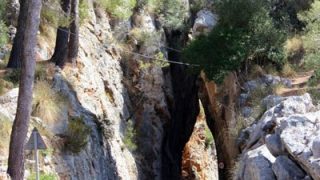 Mallorcas Straßen im Fels