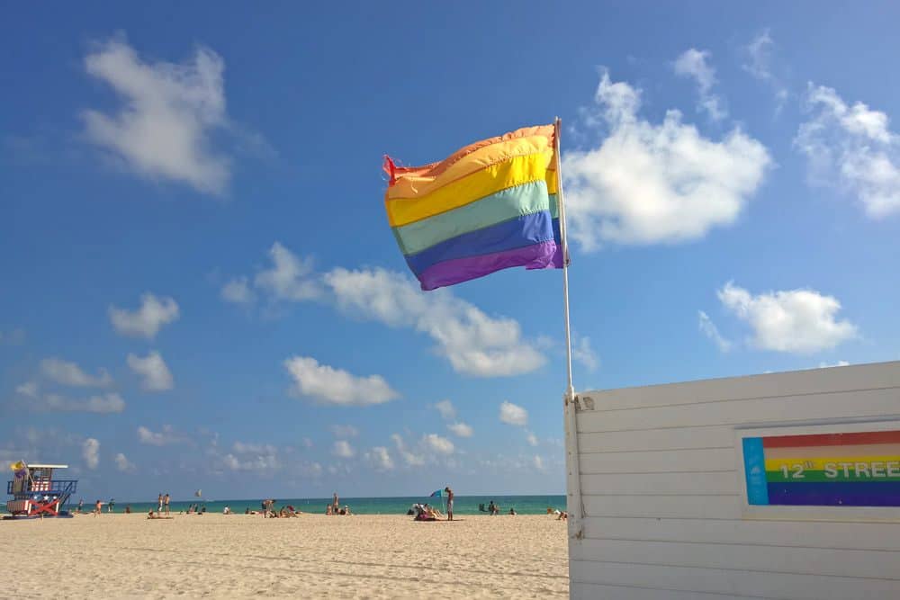 Von der 12th Street bis zum South Pointe: Die Lifeguard-Strandhäuschen am Miami  Beach - TUI.com Reiseblog ☀ | Strandtücher