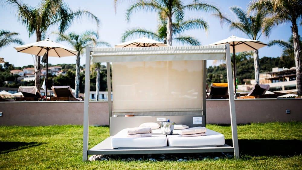 Entspannen auf den Liegen am Strand