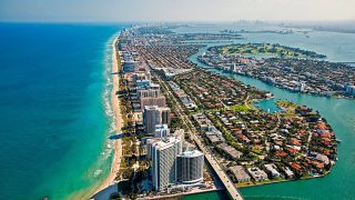 In Miami steht das Hotel One Bal Harbour und punktet unter anderem durch seine perfekte Lage