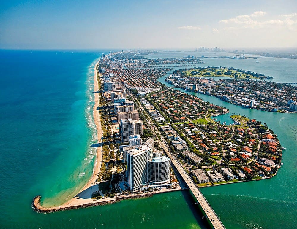 Das One Bal Harbour in Miami punktet unter anderem durch seine perfekte Lage