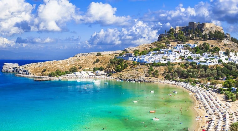 Blick auf Lindos mit Akropolis.