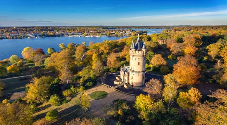 Blick auf das Schloss Babelsberg in Potsdam