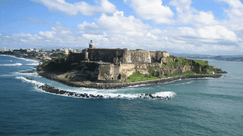 Blick auf die Festung Castillo San Cristóbal in San Juan am Meer, Puerto Rico