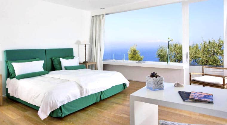 Modern eingerichtete Zimmer im Relais Blu