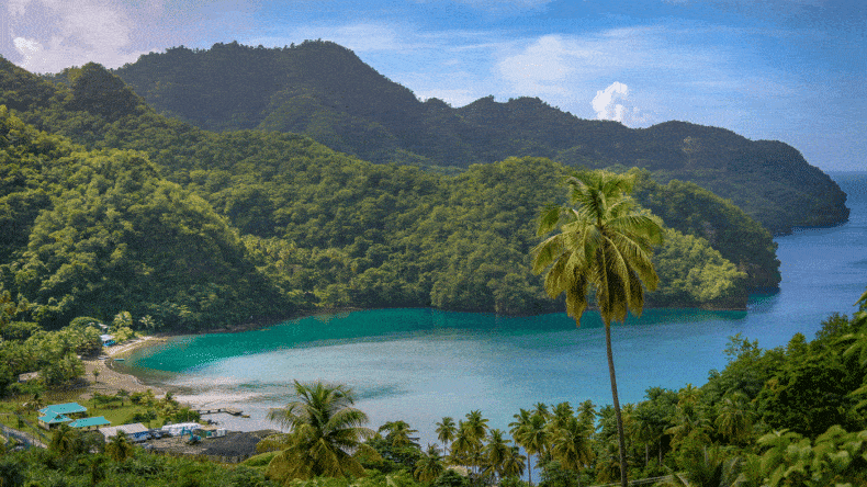 Die wunderschöne Landschaft von St. Vincent (Copyright: mbrand85/Shutterstock.com)