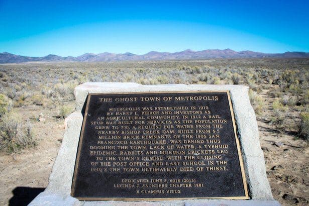 Gedenktafel in der Prärie von Nevada